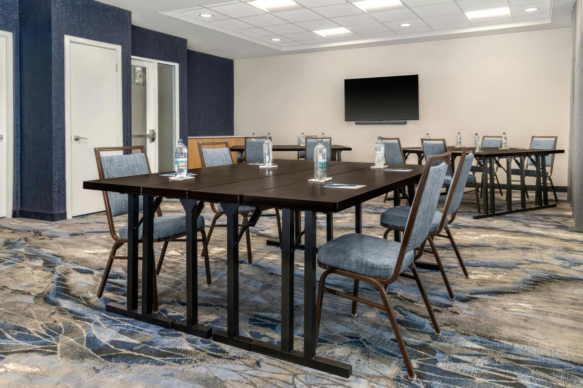 Fairfield By Marriott Inn & Suites Kansas City At The Legends Экстерьер фото