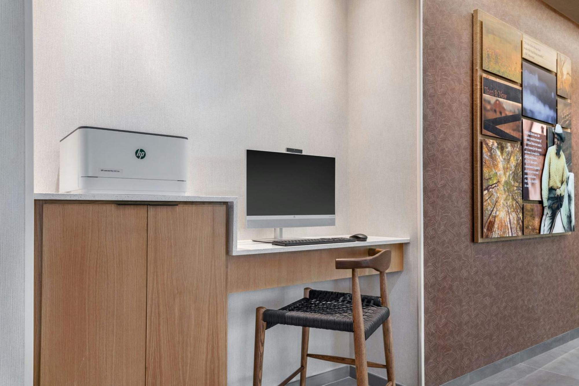 Fairfield By Marriott Inn & Suites Kansas City At The Legends Экстерьер фото