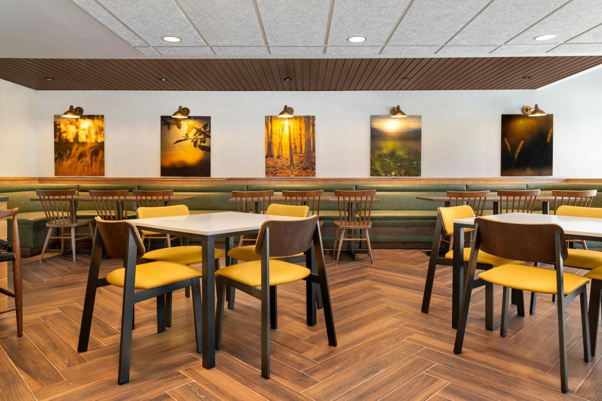 Fairfield By Marriott Inn & Suites Kansas City At The Legends Экстерьер фото