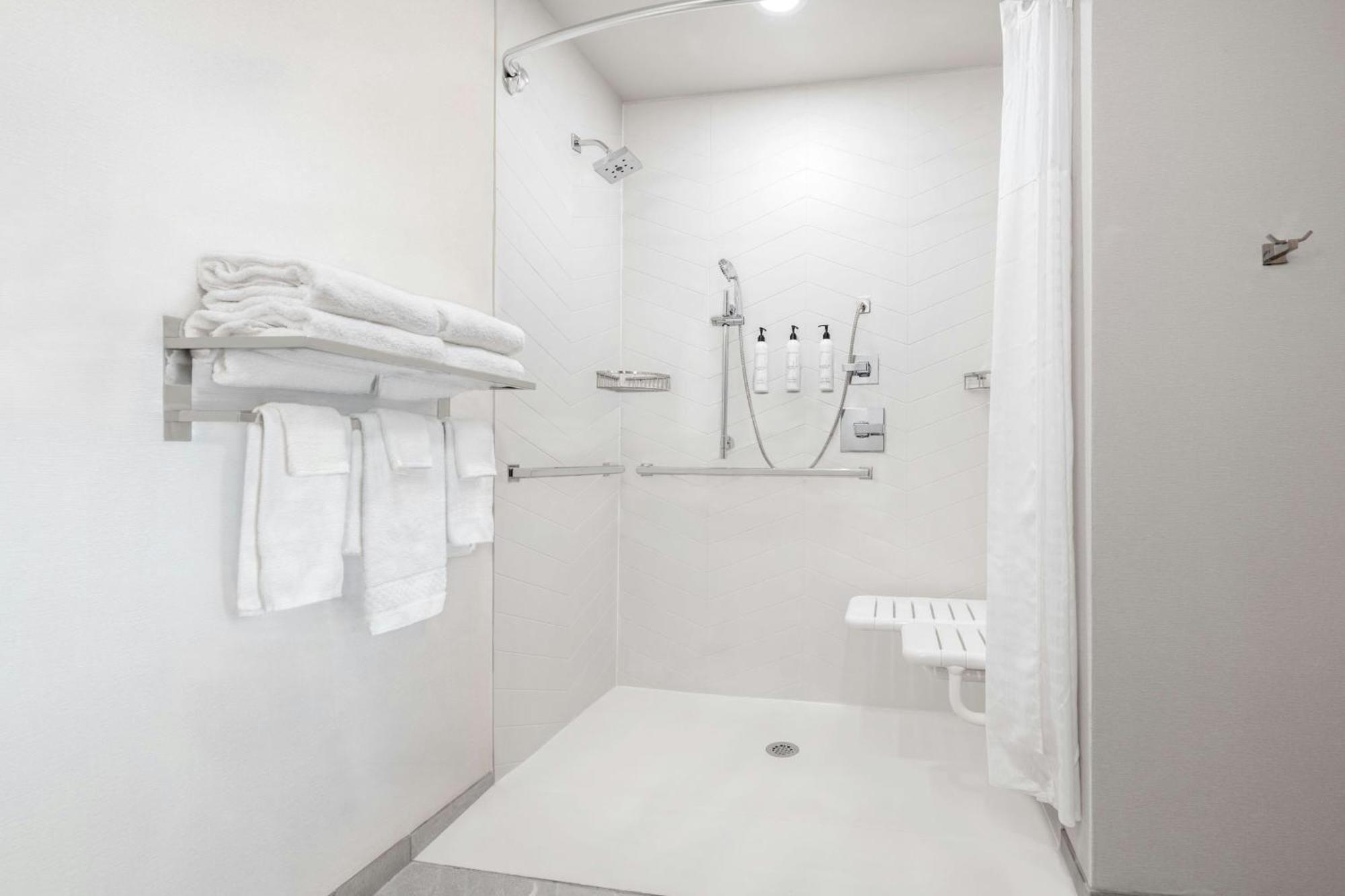 Fairfield By Marriott Inn & Suites Kansas City At The Legends Экстерьер фото