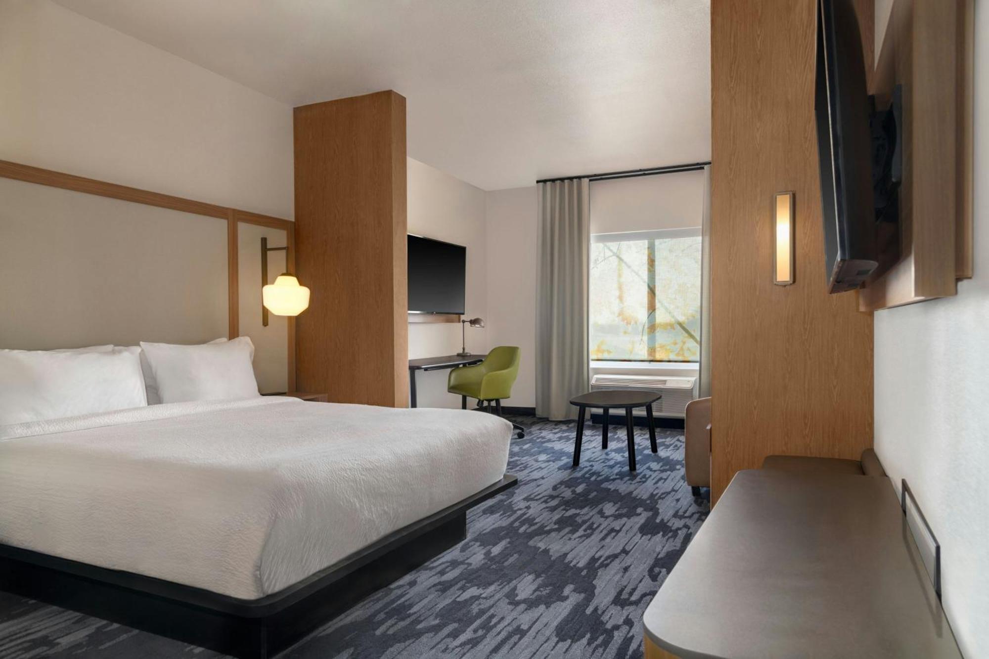 Fairfield By Marriott Inn & Suites Kansas City At The Legends Экстерьер фото